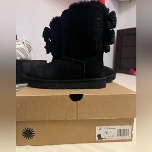 Ugg boots black size 5 
W Bailey Corduroy Bow